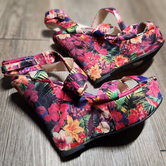🌸🪻🌼Charlotte Russe Vibrant Multi-Color Floral Platform Wedge Sandals-W7 - Picture 2 of 3